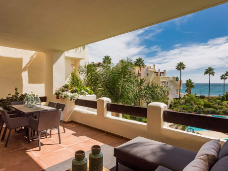 Apartment for sale in New Golden Mile, Estepona East