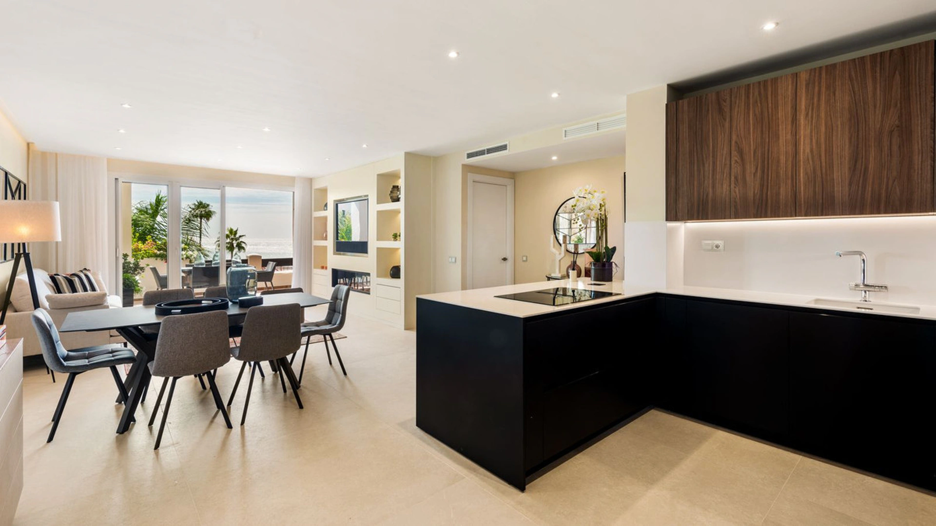 Apartment for sale in New Golden Mile, Estepona East