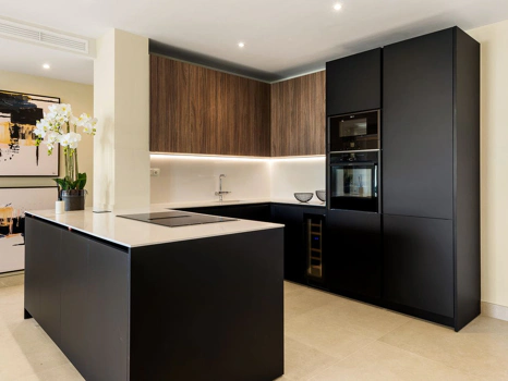 Apartment for sale in New Golden Mile, Estepona East