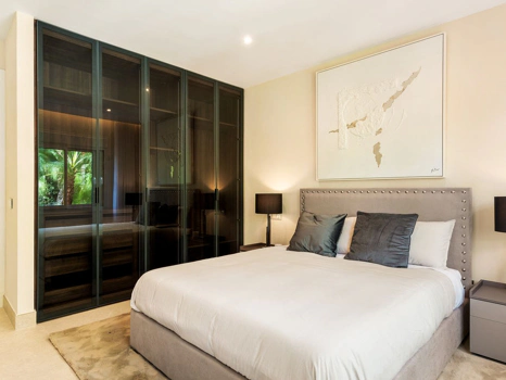 Apartment for sale in New Golden Mile, Estepona East