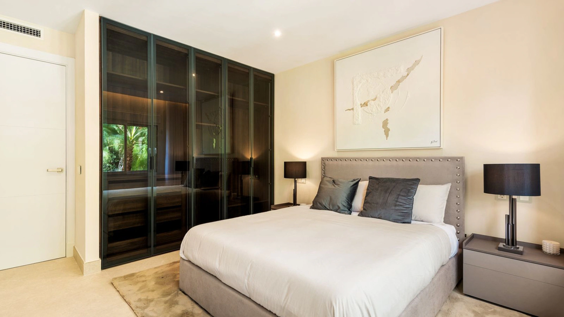 Apartment for sale in New Golden Mile, Estepona East
