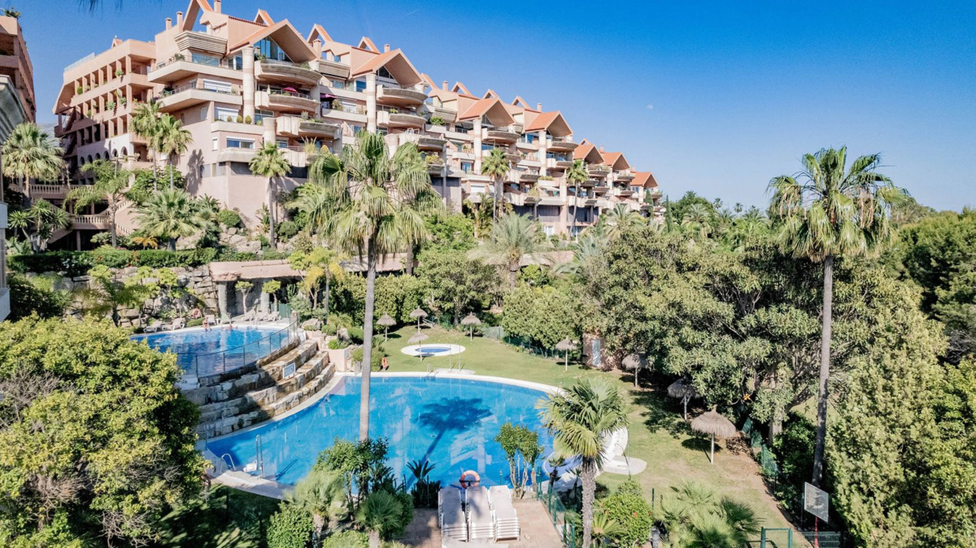 Apartment for sale in Nueva Andalucia, Marbella