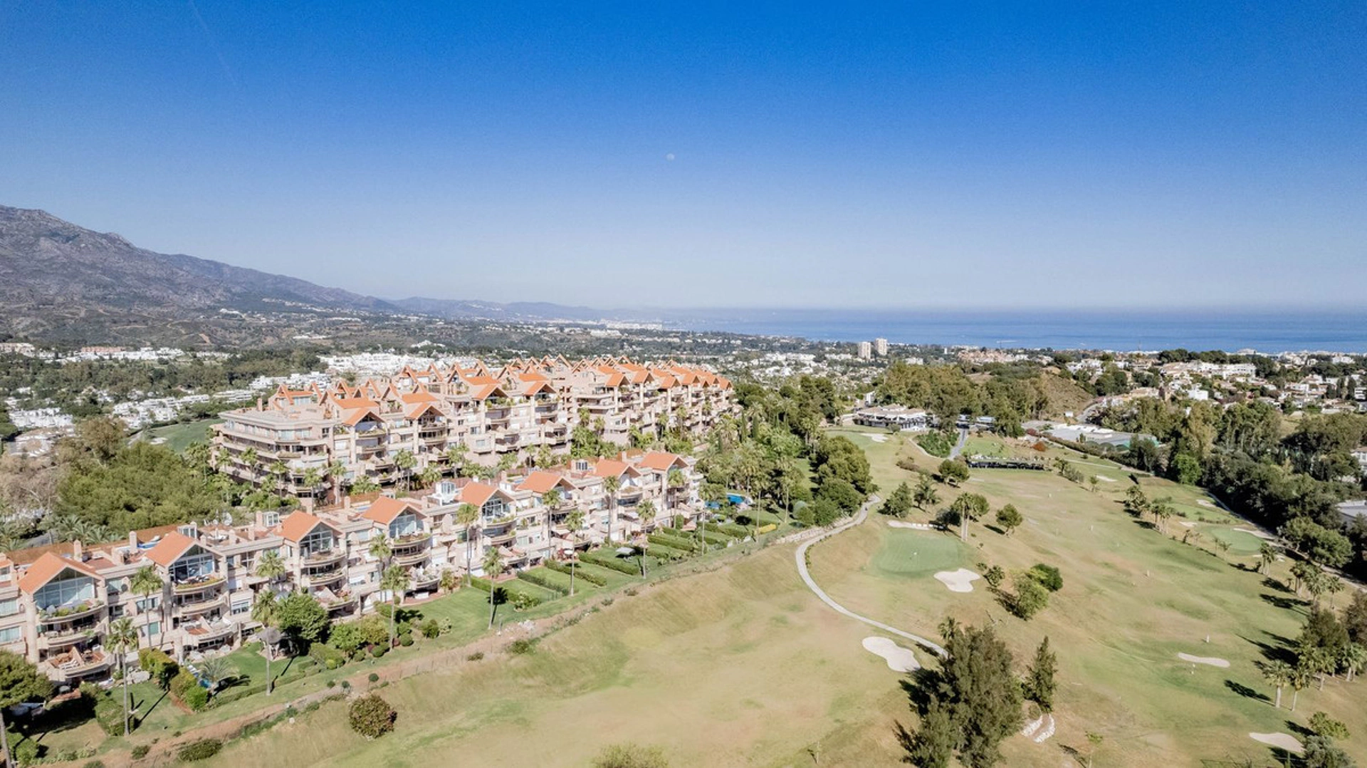 Apartment for sale in Nueva Andalucia, Marbella