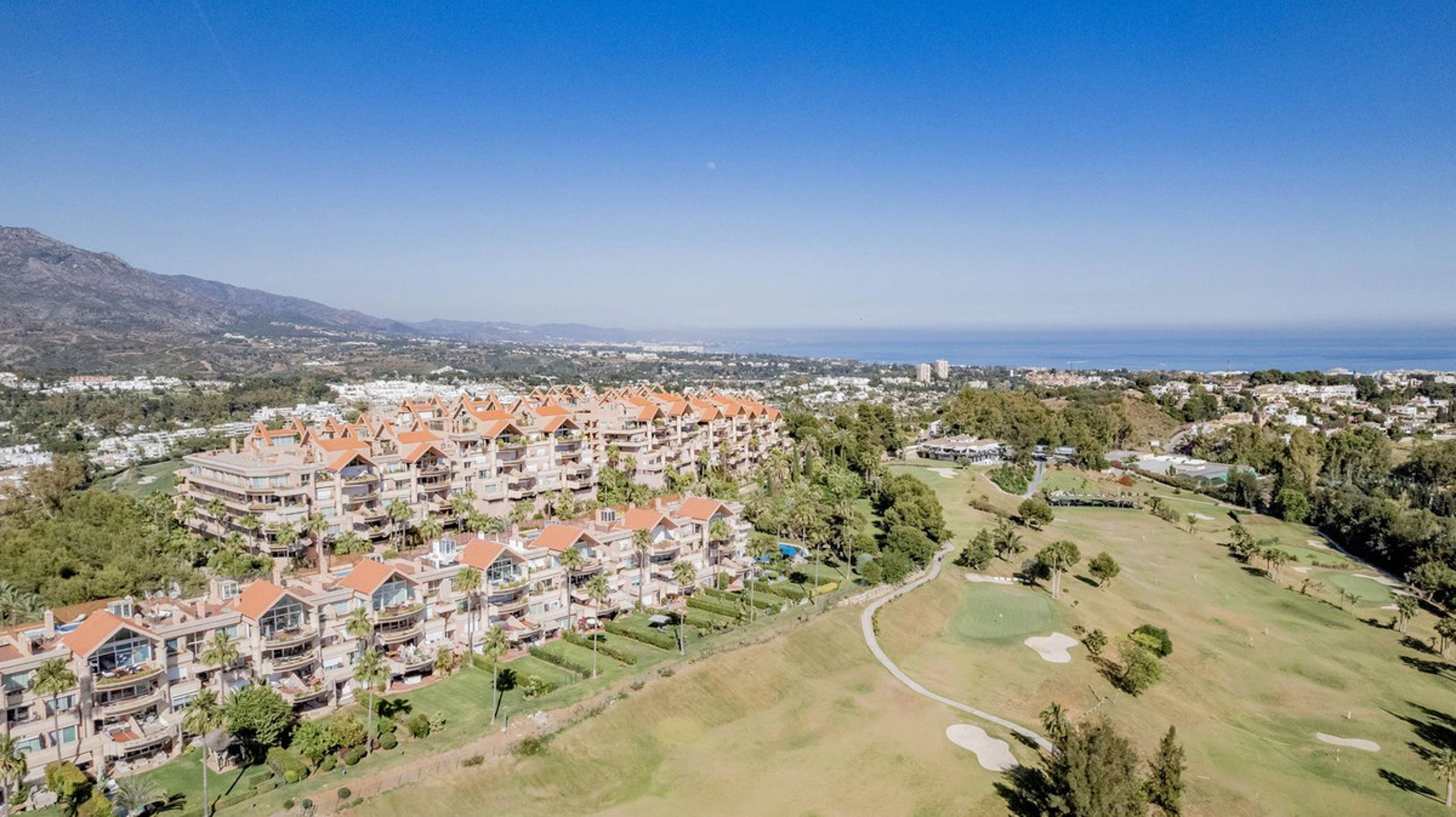 Apartment for sale in Nueva Andalucia, Marbella