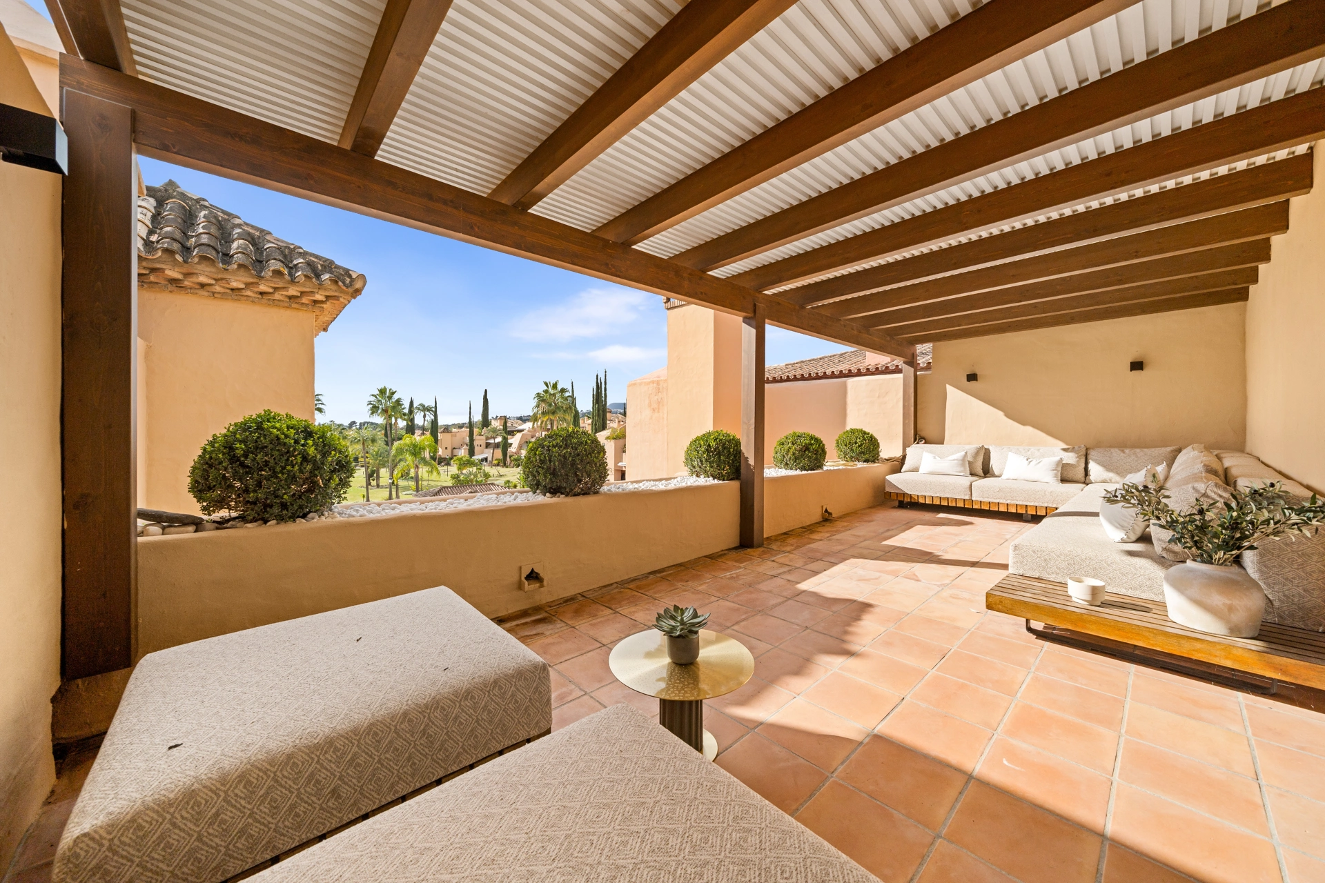 Duplex Penthouse for sale in Benahavis