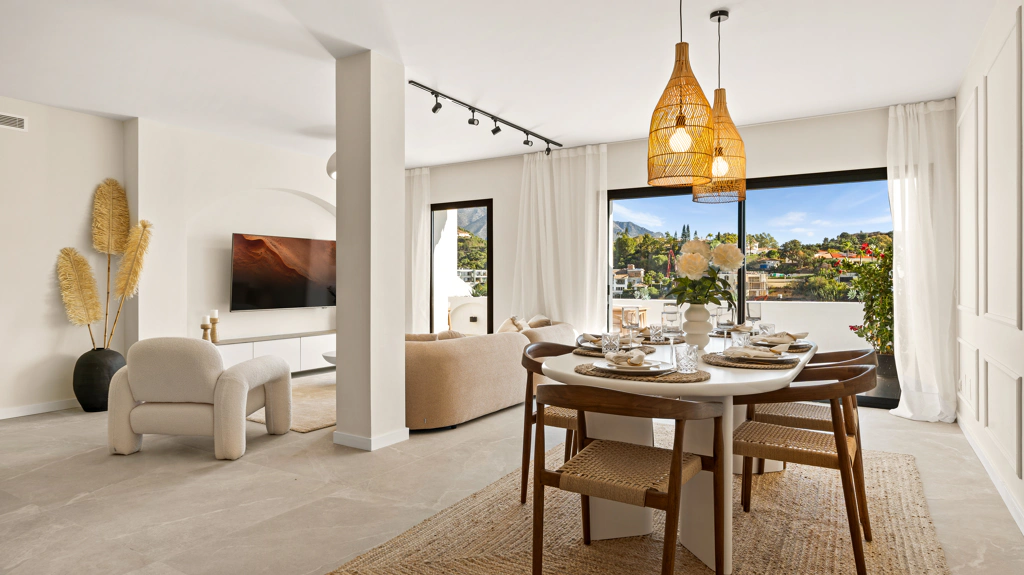 Elegant Renovated Apartment with Panoramic Golf, Sea & La Concha Views