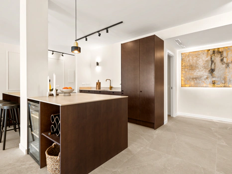 Elegant Renovated Apartment with Panoramic Golf, Sea & La Concha Views