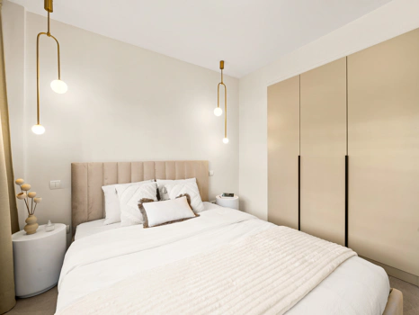 Elegant Renovated Apartment with Panoramic Golf, Sea & La Concha Views