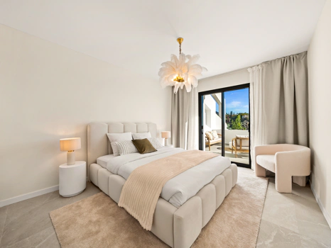 Elegant Renovated Apartment with Panoramic Golf, Sea & La Concha Views