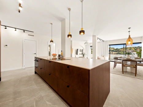 Elegant Renovated Apartment with Panoramic Golf, Sea & La Concha Views