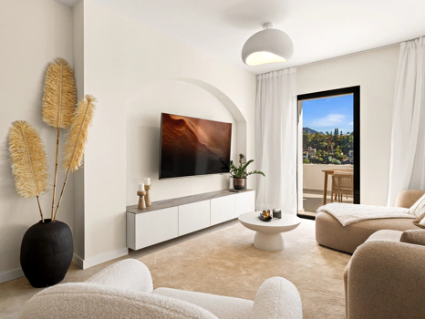 Elegant Renovated Apartment with Panoramic Golf, Sea & La Concha Views