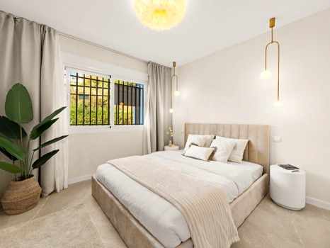 Elegant Renovated Apartment with Panoramic Golf, Sea & La Concha Views