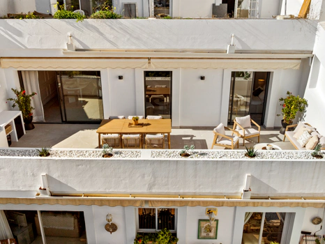 Elegant Renovated Apartment with Panoramic Golf, Sea & La Concha Views