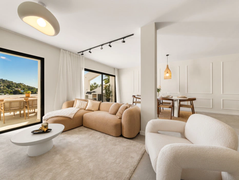 Elegant Renovated Apartment with Panoramic Golf, Sea & La Concha Views