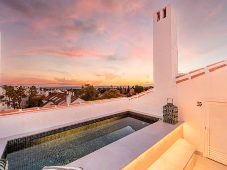 Penthouse for sale in Nueva Andalucia, Marbella
