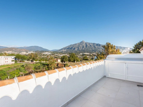 Penthouse for sale in Nueva Andalucia, Marbella