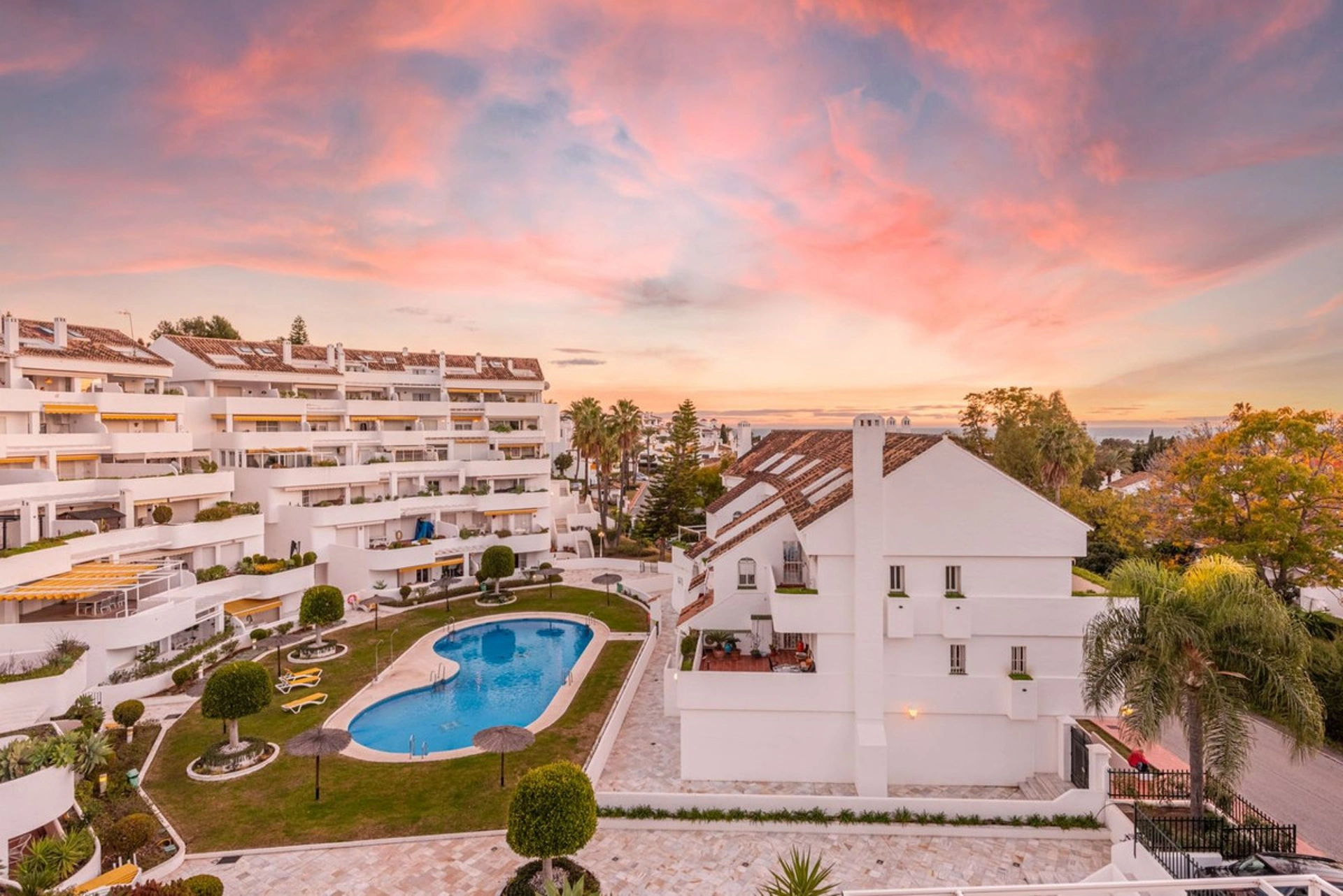 Penthouse for sale in Nueva Andalucia, Marbella