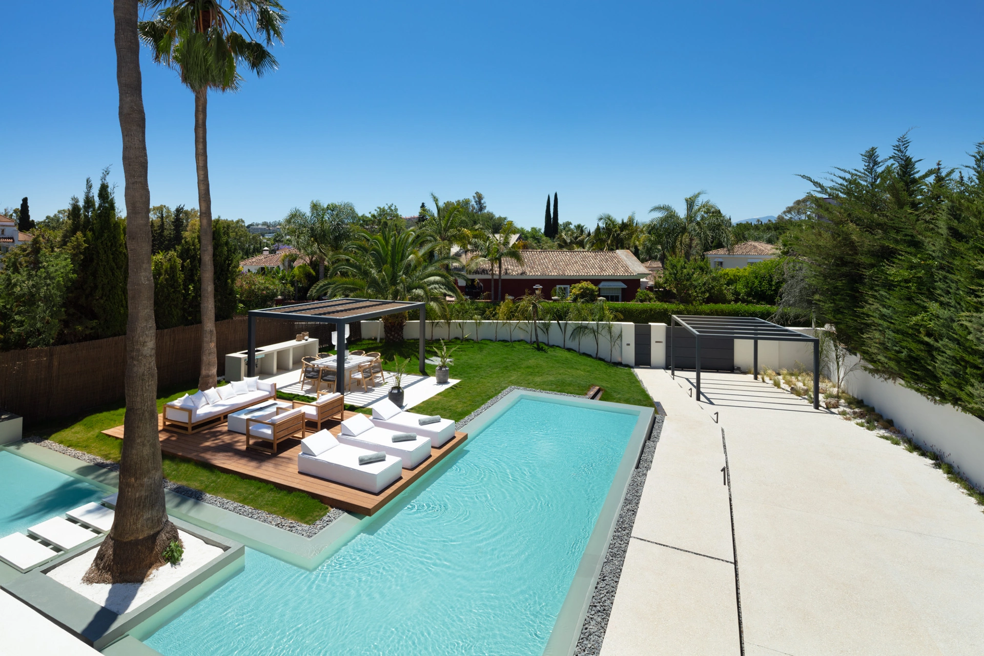 Villa for sale in Nueva Andalucia, Marbella