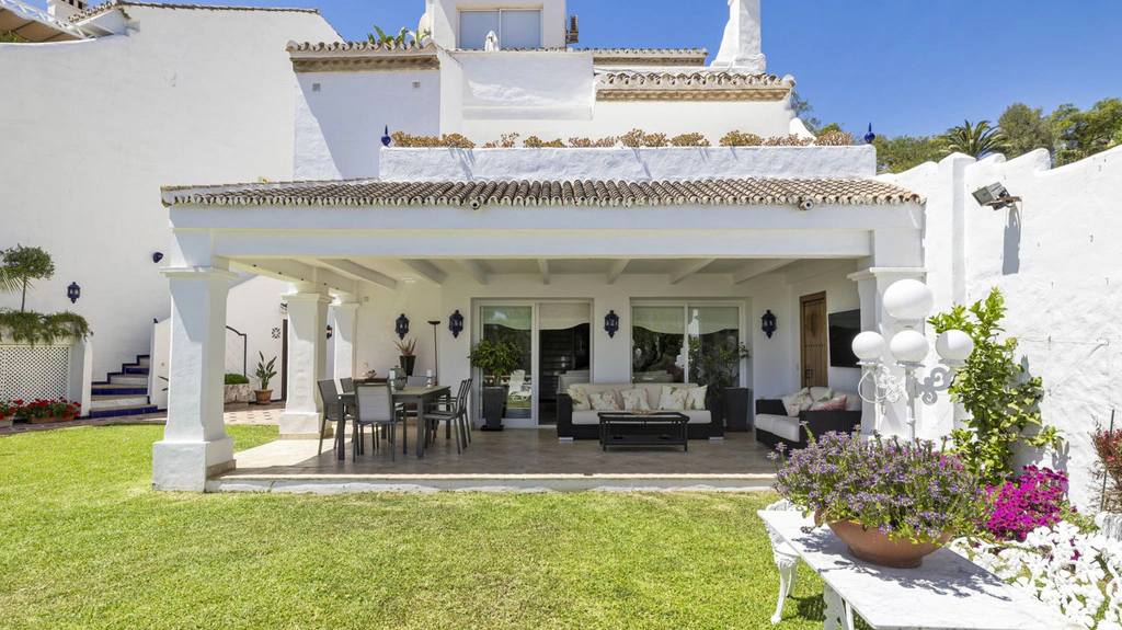 Town House for sale in Nueva Andalucia, Marbella