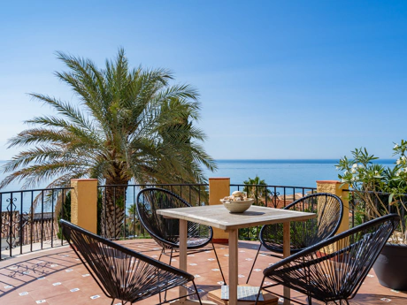 Magnificent Andalusian Villa with Scandinavian Touch and Sea Views in Estepona West