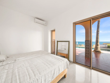 Magnificent Andalusian Villa with Scandinavian Touch and Sea Views in Estepona West