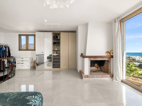 Magnificent Andalusian Villa with Scandinavian Touch and Sea Views in Estepona West
