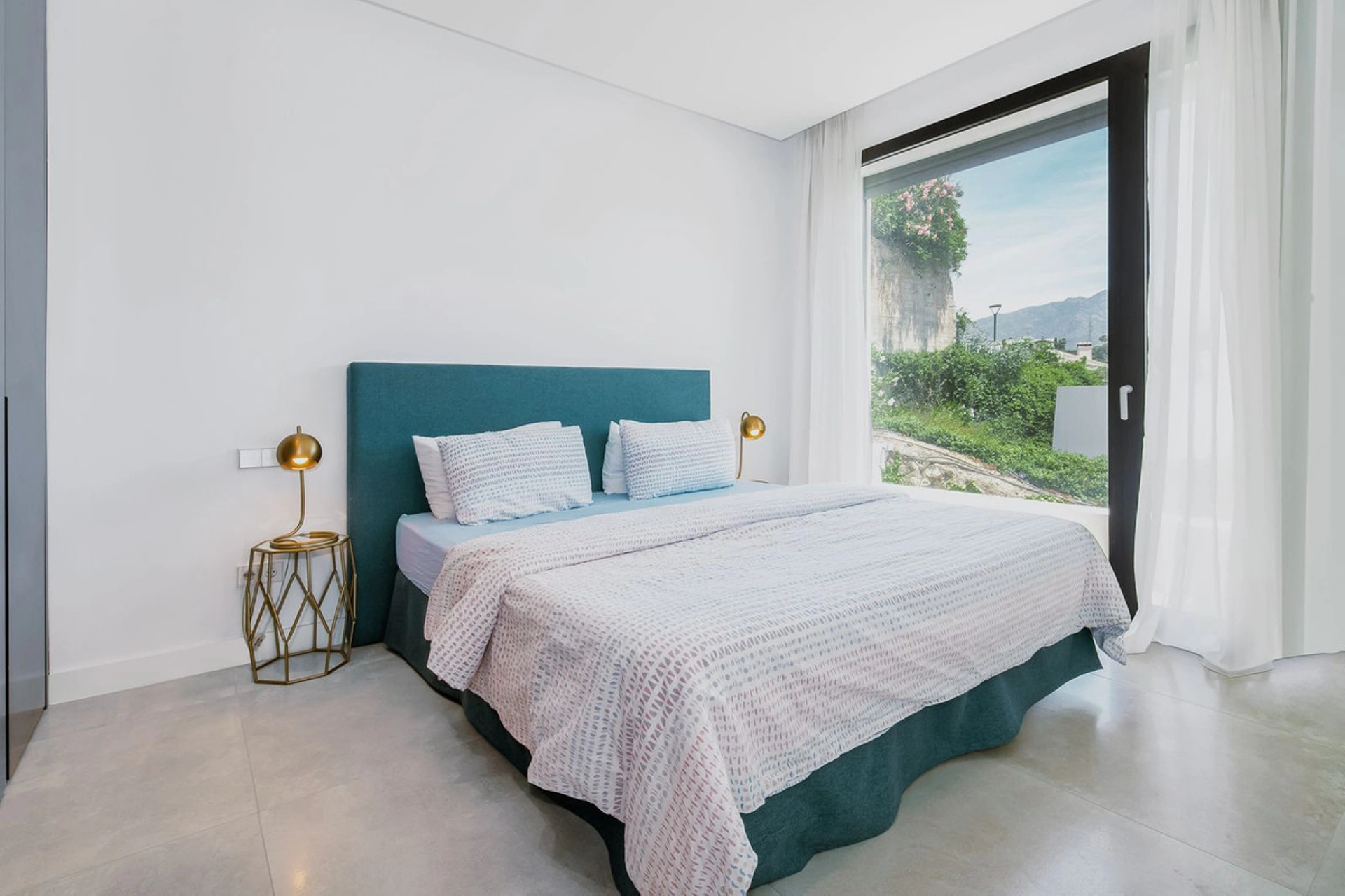 Villa for sale in Benahavis
