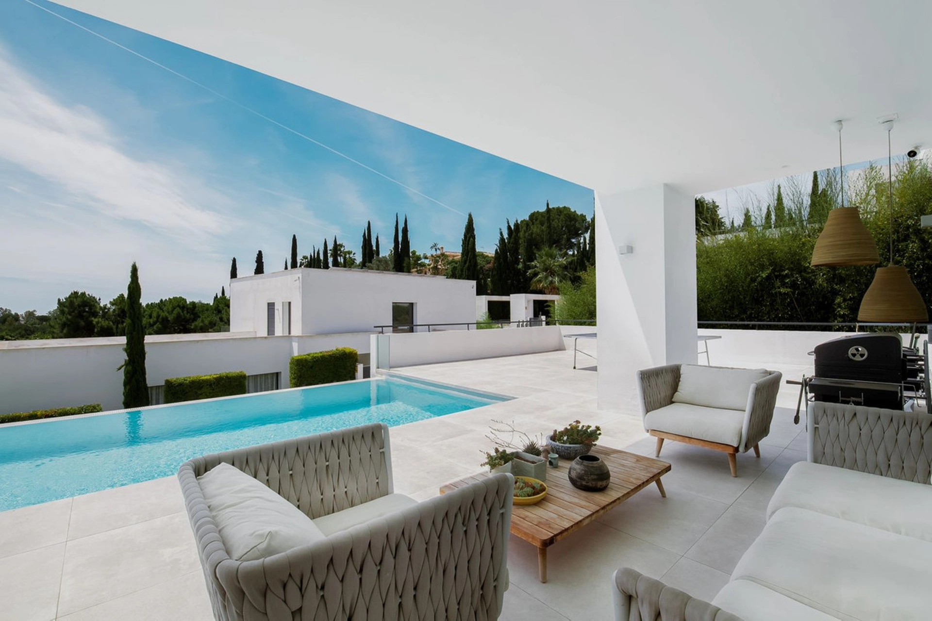 Villa for sale in Benahavis