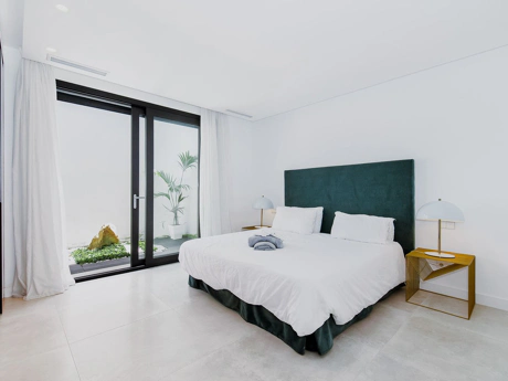Villa for sale in Benahavis