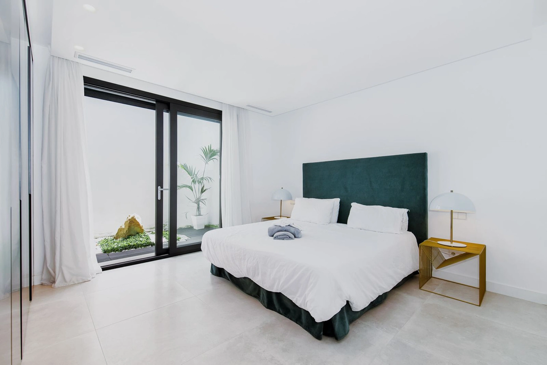 Villa for sale in Benahavis