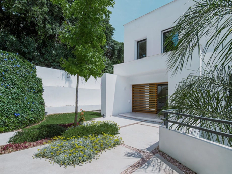 Villa for sale in Benahavis