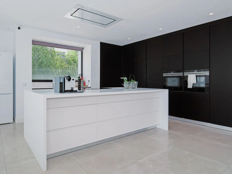 Villa for sale in Benahavis