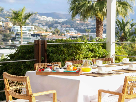 Villa for sale in Benahavis