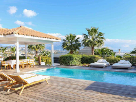 Villa for sale in Benahavis