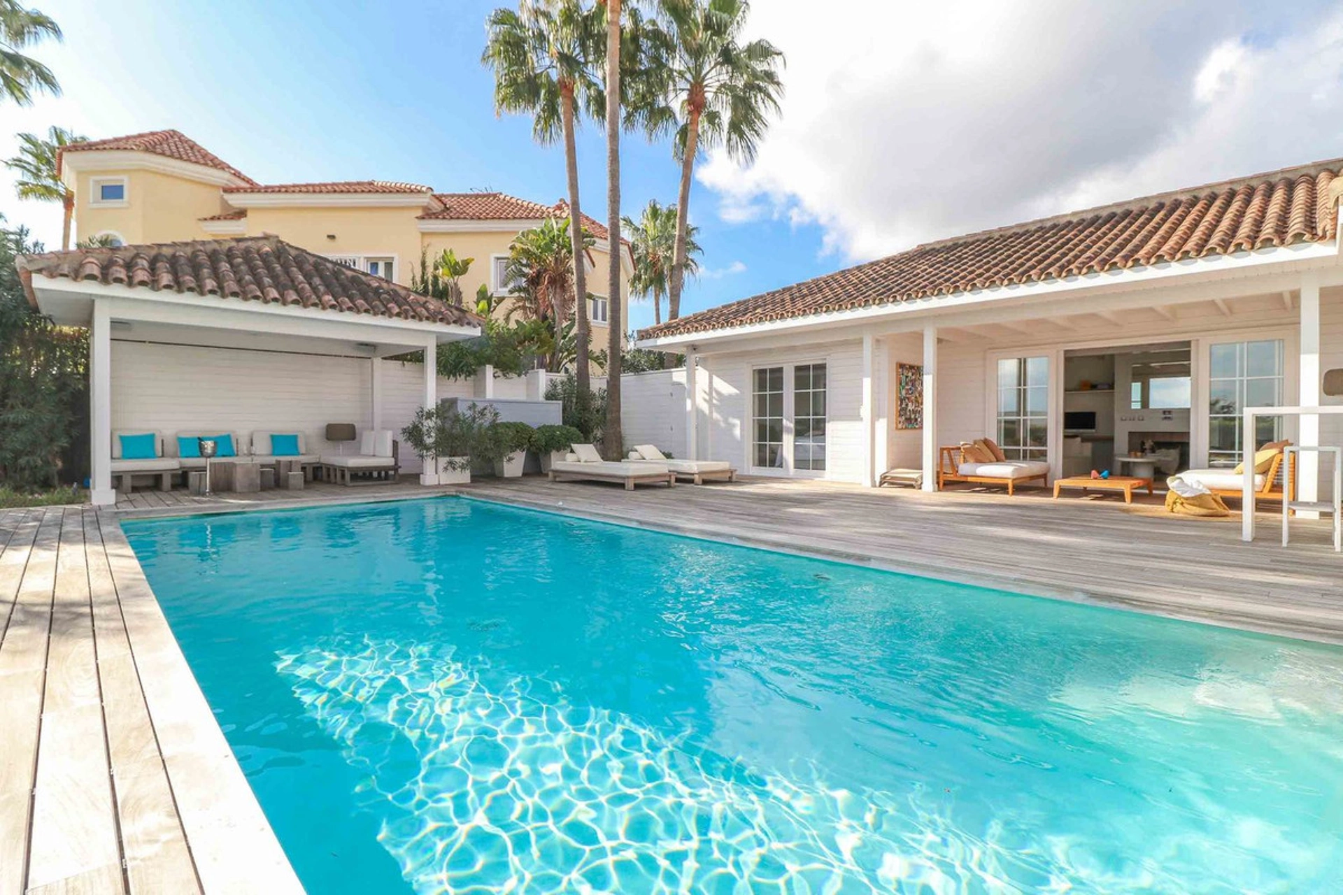 Villa for sale in Benahavis