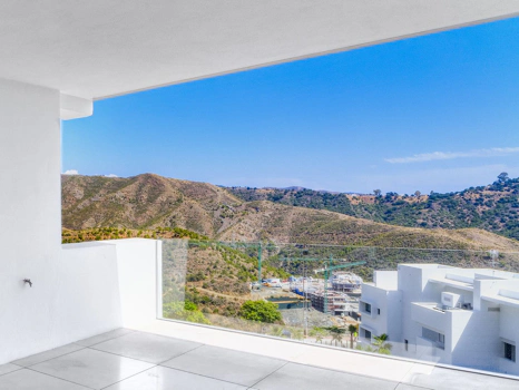 Exclusive Palo Alto Apartment, Marbella – Luxury with Mountain & Sea Views