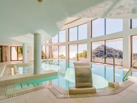 Exclusive Palo Alto Apartment, Marbella – Luxury with Mountain & Sea Views