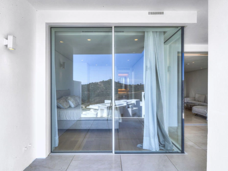 Exclusive Palo Alto Apartment, Marbella – Luxury with Mountain & Sea Views