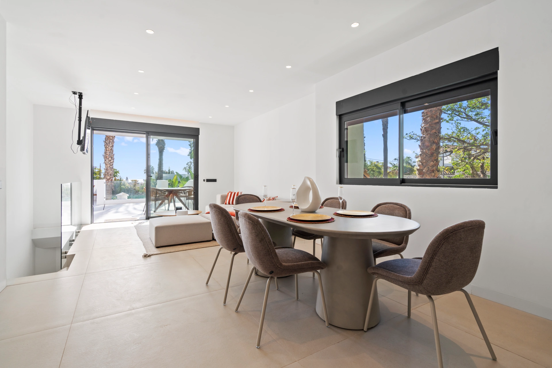 Town House for sale in El Paraiso, Estepona East