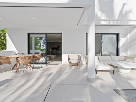 Modern Luxury Apartments with Private Pools and Sea-View Penthouses near Marbella
