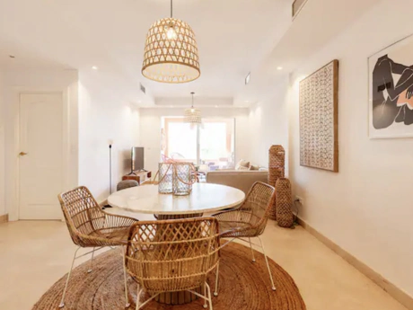 Stylish 2-Bedroom Apartment on Marbella’s Golden Mile with Gym & Underground Parking