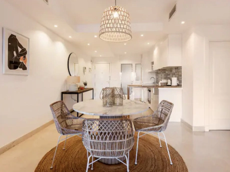 Stylish 2-Bedroom Apartment on Marbella’s Golden Mile with Gym & Underground Parking