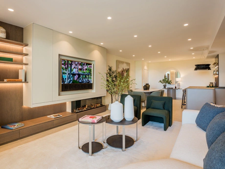 Luxury Ground Floor Apartment in Bahía del Velerín, Beachfront Between Marbella and Estepona