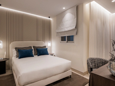 Luxury Ground Floor Apartment in Bahía del Velerín, Beachfront Between Marbella and Estepona