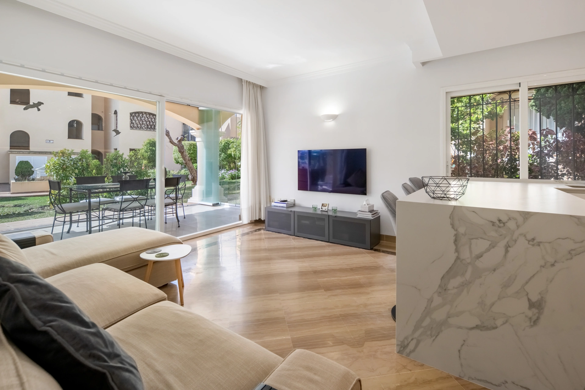 Ground Floor Apartment for sale in Hacienda Elviria, Marbella East