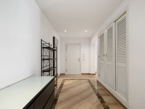 Elegant Ground Floor Apartment with Garden Access in Hacienda Elviria