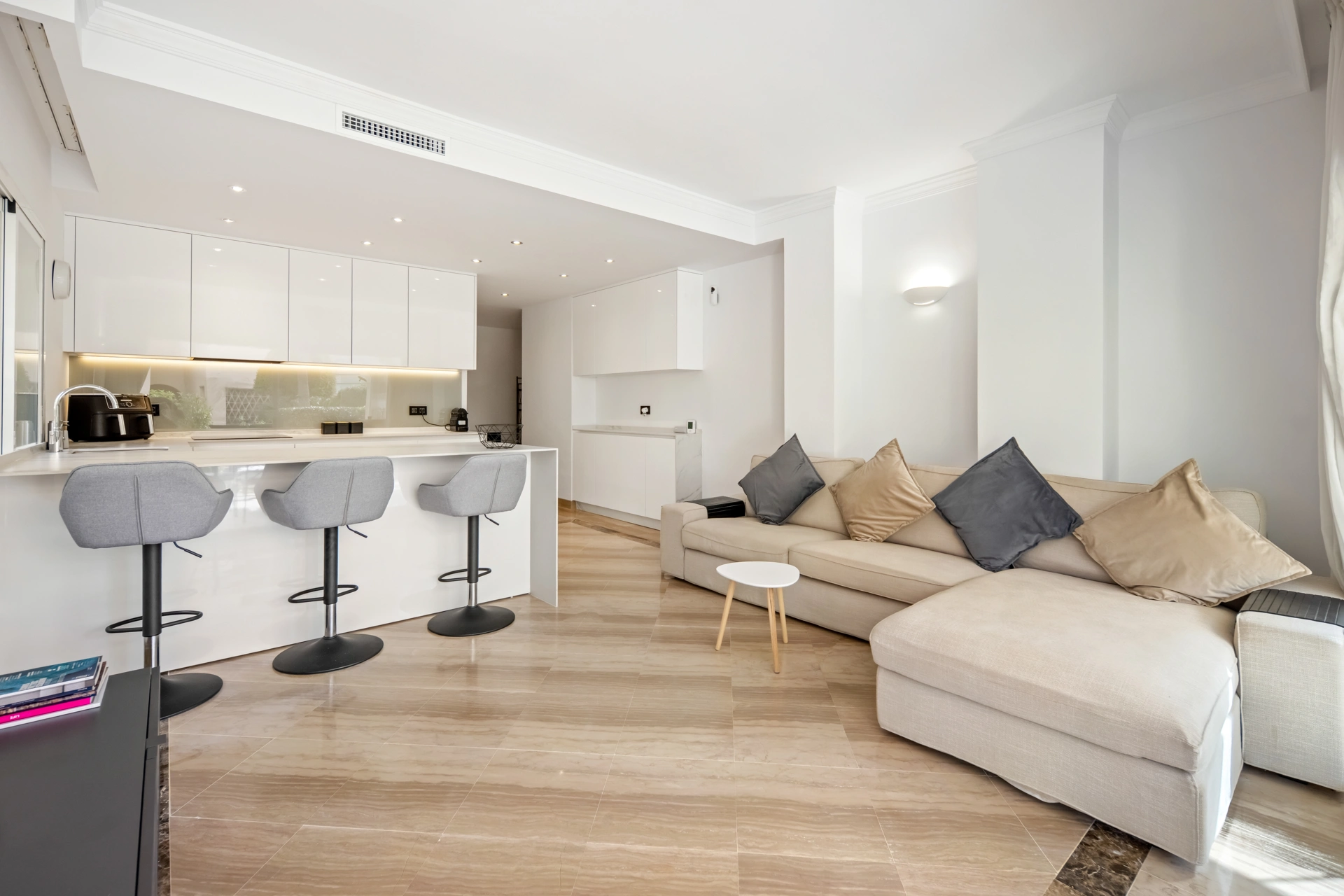 Ground Floor Apartment for sale in Hacienda Elviria, Marbella East