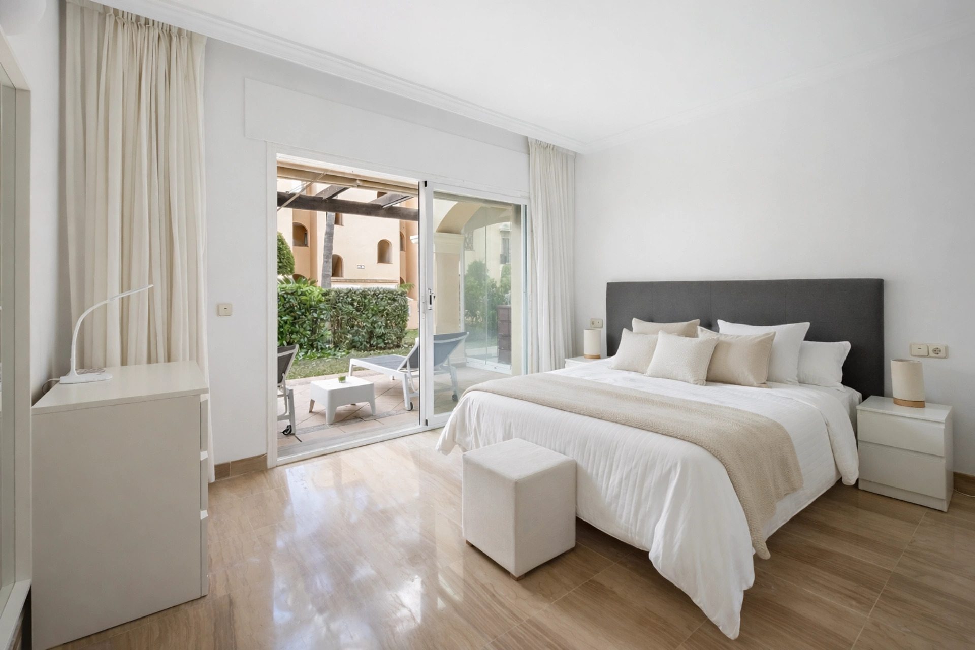 Ground Floor Apartment for sale in Hacienda Elviria, Marbella East