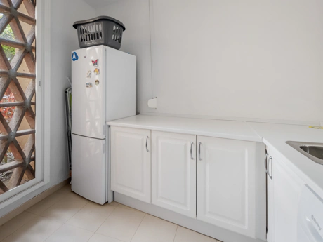 Elegant Ground Floor Apartment with Garden Access in Hacienda Elviria