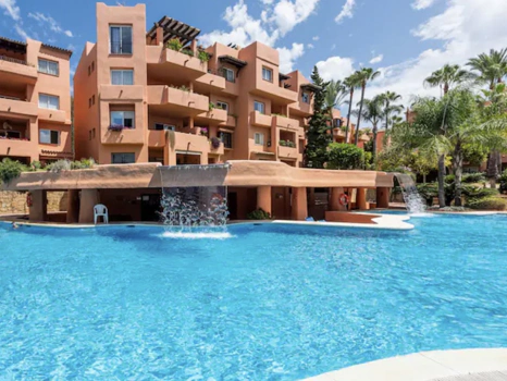Stylish 2-Bedroom Apartment on Marbella’s Golden Mile with Gym & Underground Parking
